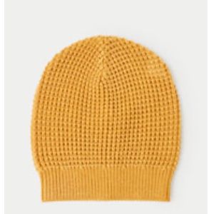 ARITZIA Main Character CARIO GOLD COLD SNAP BEANIE